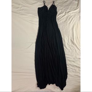 Beautiful Flowy Maxi Dress - Black